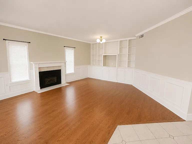 1047 E Monticello Cir — Photo 8