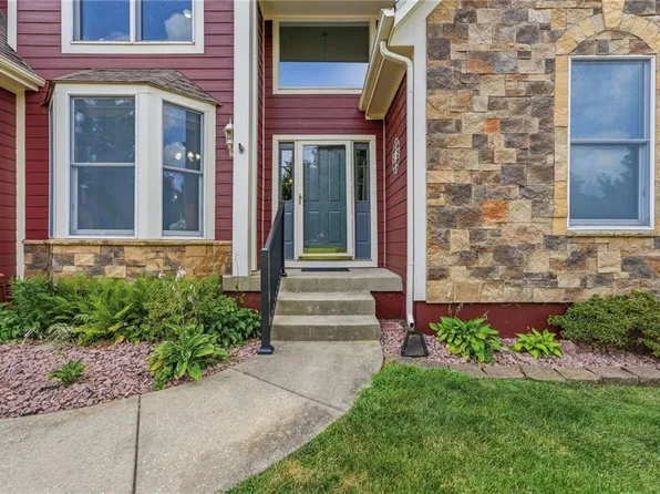 269 N Overlook St, Olathe, KS 66061