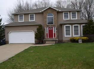 909 Bridge Rd, Akron, OH 44312