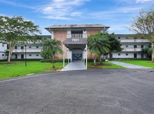 Hillcrest, Hollywood, FL 33021