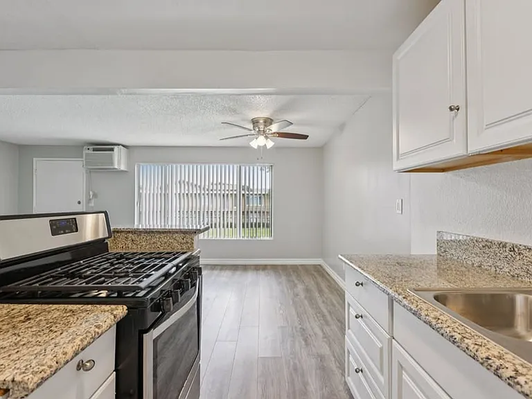 Glen Forest Apartments — Photo 3