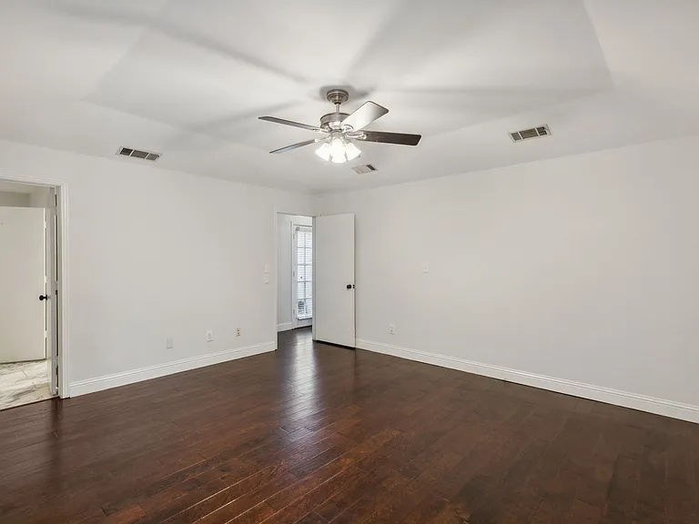 3805 Covinton Ln — Photo 16