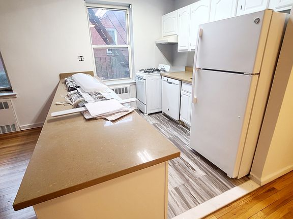 2nd image of 35 Oliver St APT 2F