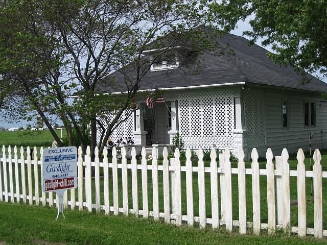 Country Bungalow