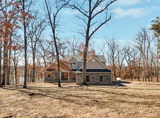 601 Waters Edge Ct, Hawk Point, MO 63349