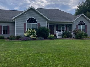 32 Laura Dr, Morrisonville, NY 12962