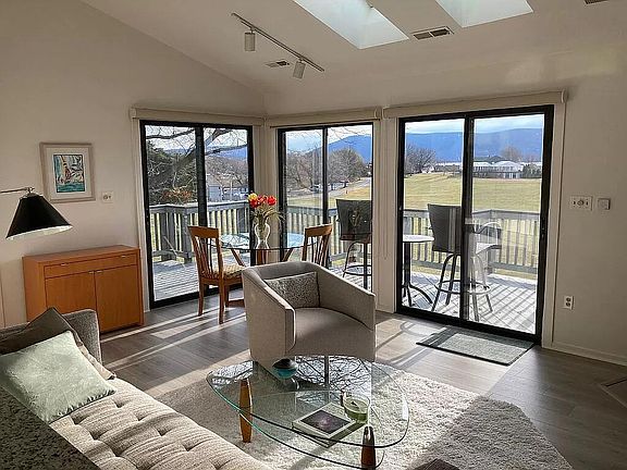 5th image of 130 Sailors Cove Dr Unit 1303