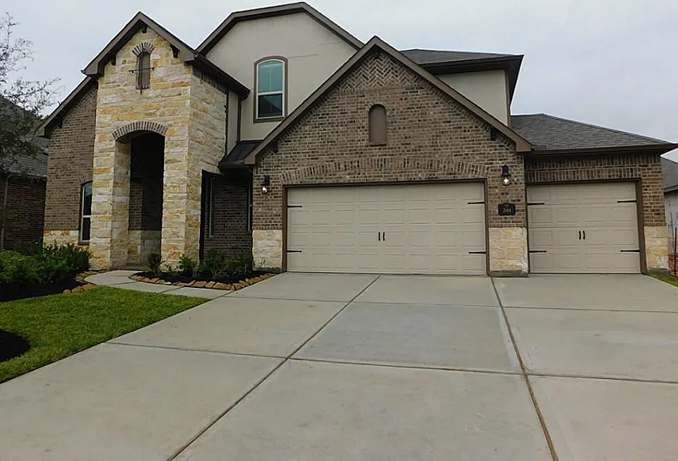 25614 British Pine Ct