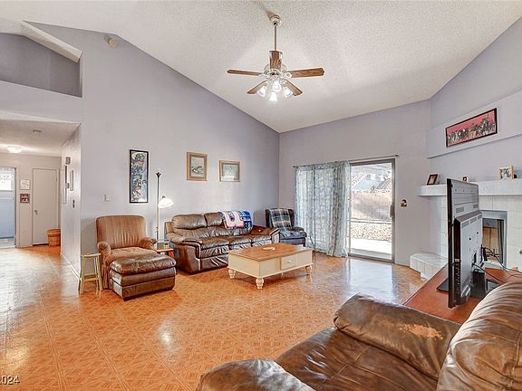 4th image of 1764 Yellowwood Dr