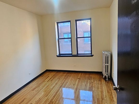 3rd image of 6822 S Perry Ave #2W