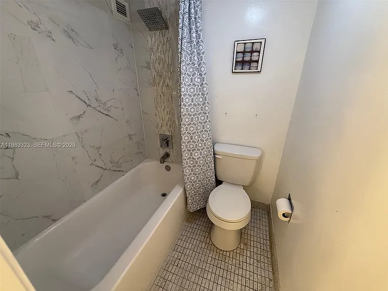 17011 N Bay Rd #1007 — Photo 23