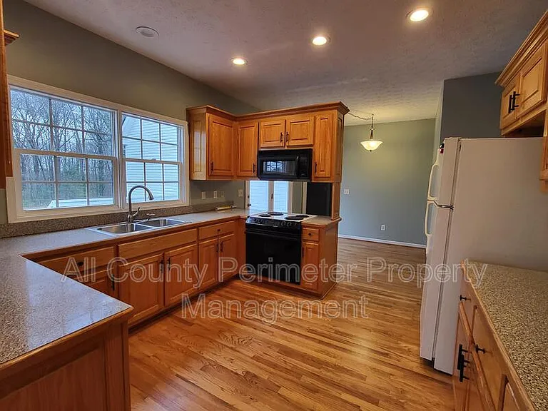 653 Glenn Gee Rd — Photo 12