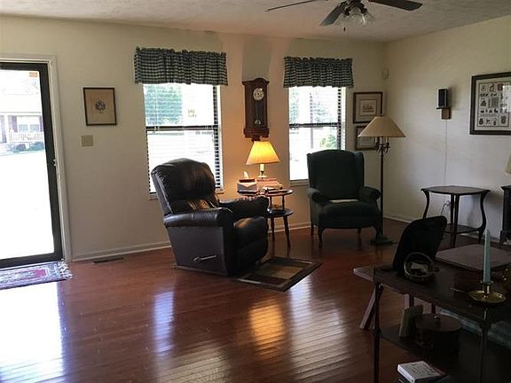 4th image of 1780 Elgin Dr