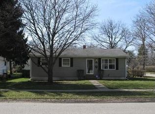 200 S River Rd, Fox River Grove, IL 60021