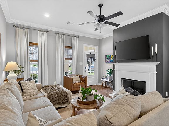3rd image of 268 Pilatus Dr
