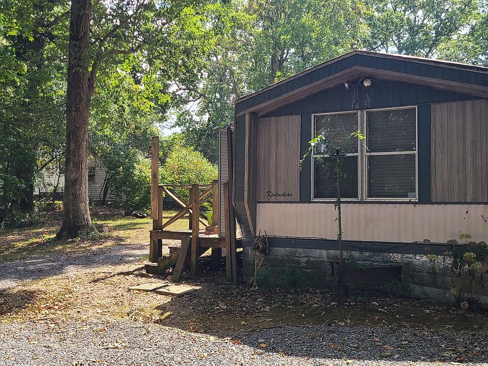 1st image of 122 Holly Ln