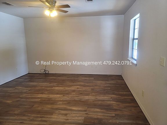 3rd image of 1243 Charles Dr