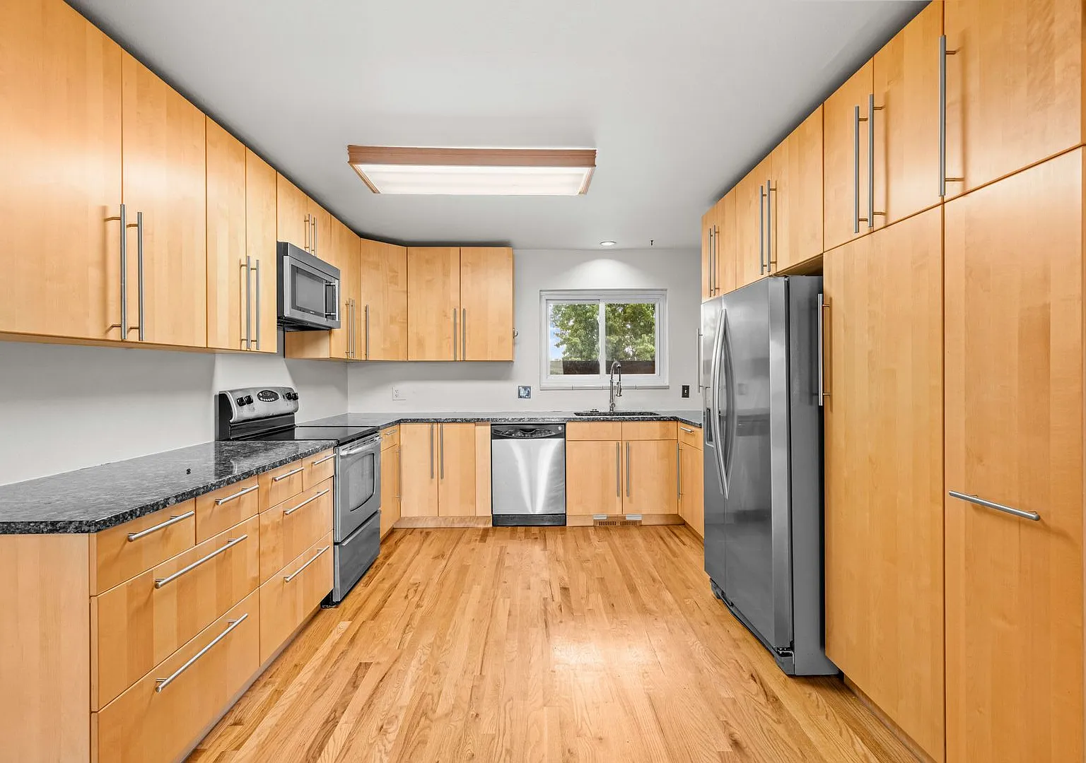 Lovely 3 Bed 2 Bath Home In South Boulder- Available August 10th! — Photo 1