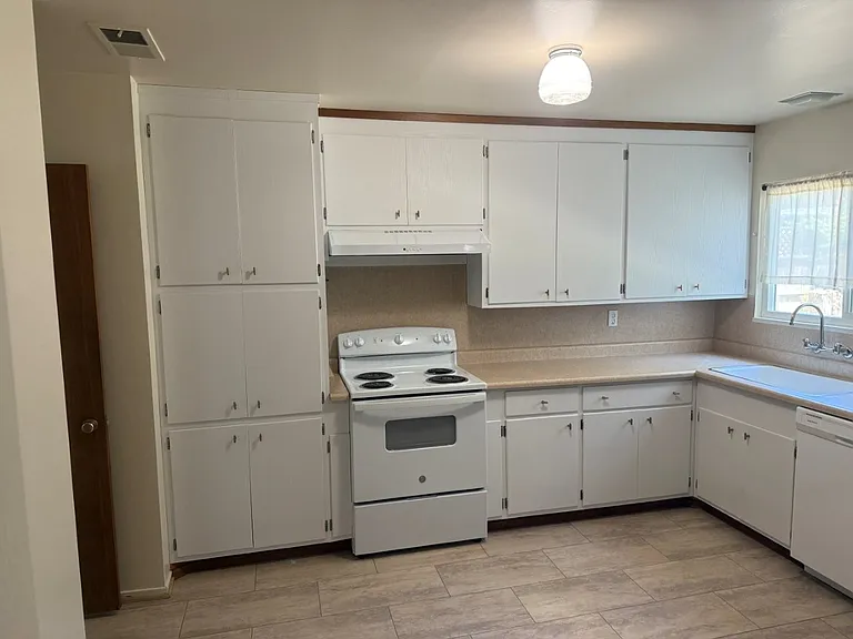 237 Peach Tree Ave — Photo 13