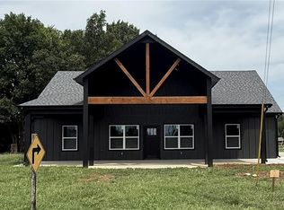 121 Elm Dr, Linn Valley, KS 66040