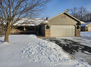 806 Maple Leaf Ct, Saint Croix Falls, WI 54024
