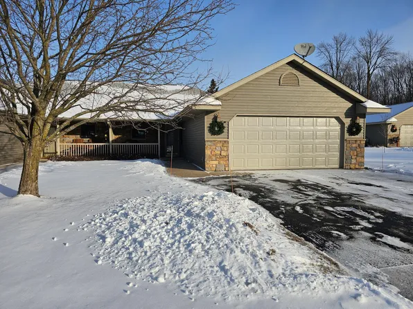 806 Maple Leaf Ct, Saint Croix Falls, WI 54024