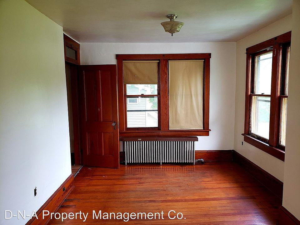 2nd image of 120 E Broad St APT 3