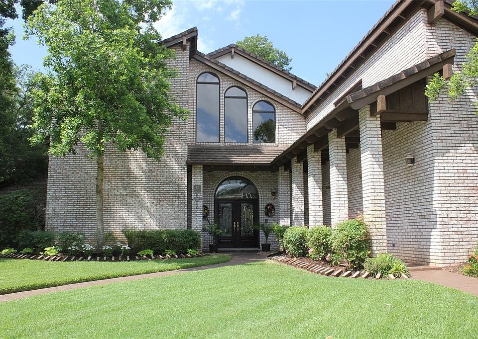 1st image of 60 Oak Hollow Cir