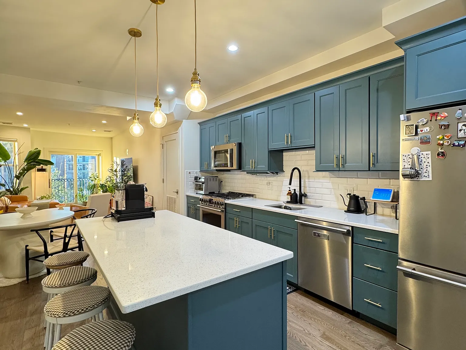 2 bed, 1267 sqft, $3,187 — Photo 3
