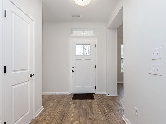 3rd image of 17351 Dovehouse Ln