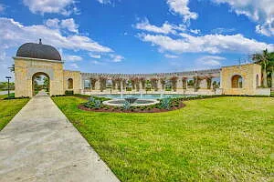 9249 Crestview Circle Palm — Photo 32