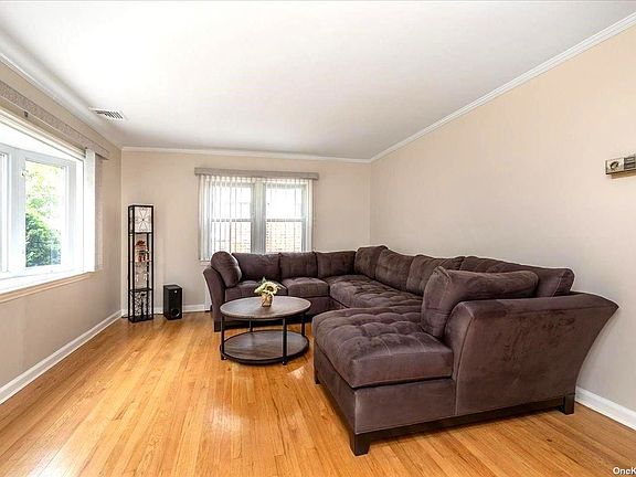 3rd image of 143 Primrose Dr
