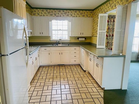 5th image of 750 Homewood Dr