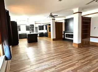 315 N Lawler St, Mitchell, SD 57301