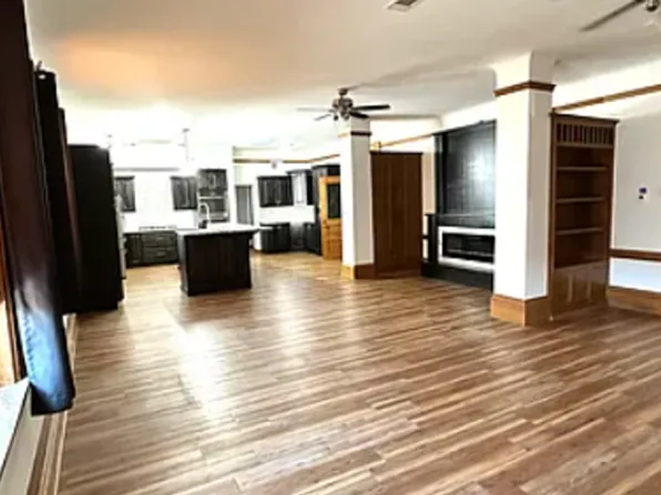 315 N Lawler St, Mitchell, SD 57301