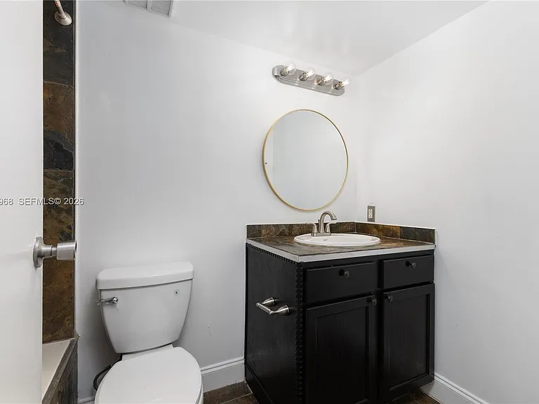 7601 E Treasure Dr #1621 — Photo 30