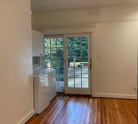 3rd image of 4612 Meridian Ave N