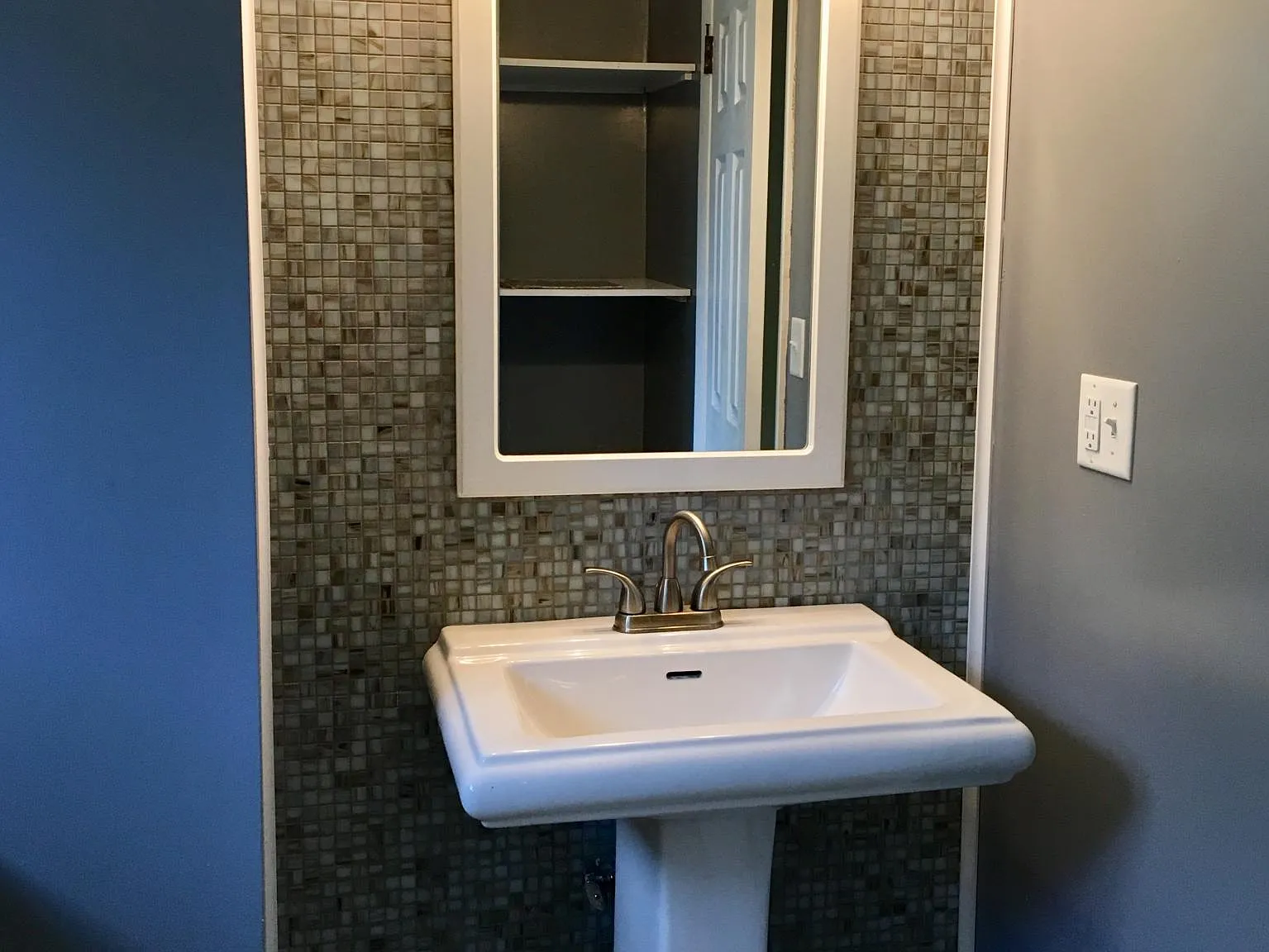 8 bed, 1424 sqft, $850 — Photo 4