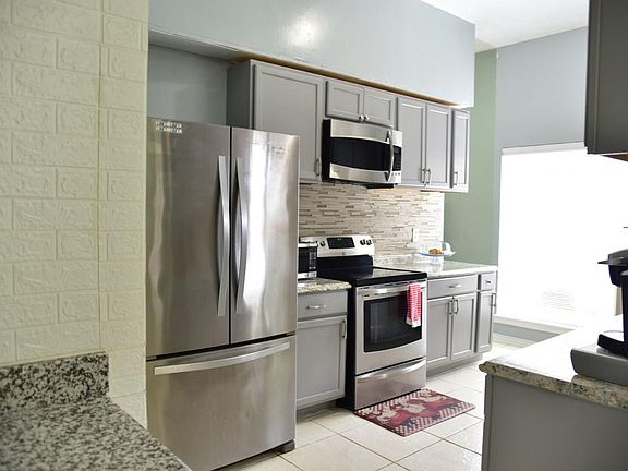 4th image of 12921 Westpark Dr