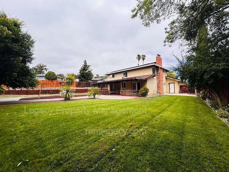 493 Dahlia St — Photo 36