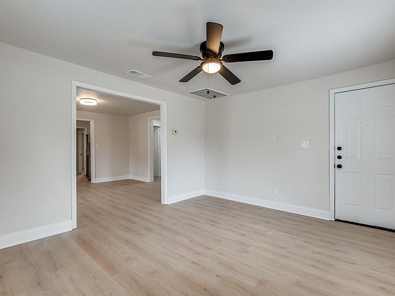 3rd image of 2415 Dathe St