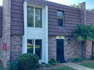 527 Front Beach Dr APT 18, Ocean Springs, MS 39564