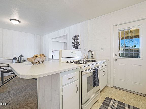 5th image of 2914 W Rose Ln