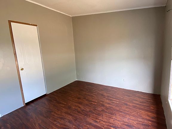 2nd image of 8512 Lakeside Dr