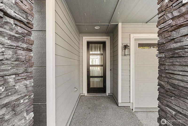 3rd image of 7881 198th Avenue Pl E