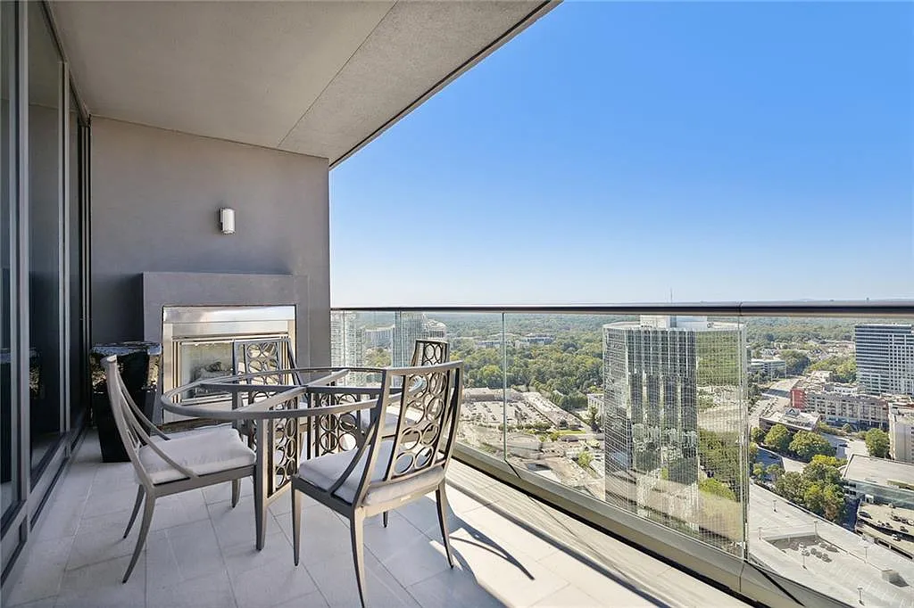 2 bed, 2.5 bath, 2890 sqft, $11,500 — Photo 3
