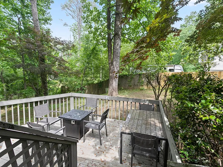 303 Paxton Cir — Photo 15