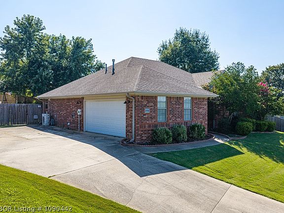 5th image of 2720 Northridge Cir