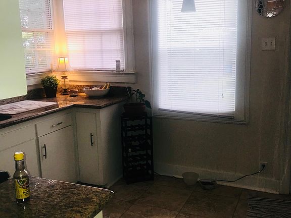 5th image of 211 Romero St