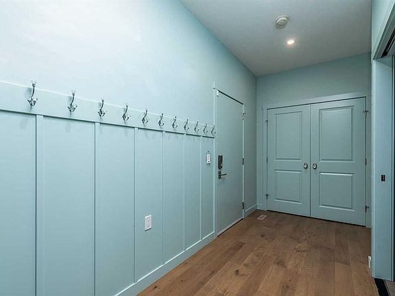 3rd image of 6113 S Twenty Street Close